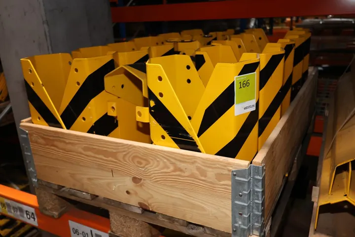 Konvolut Anfahrschutzecken ohne Palette
